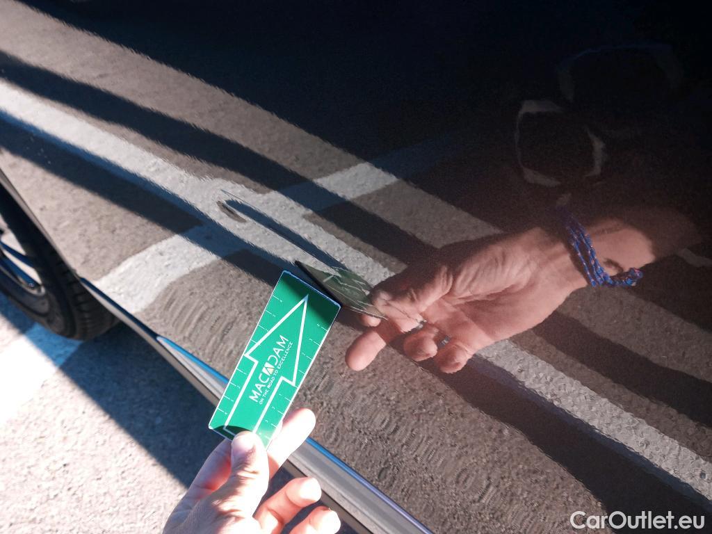  Peugeot  2008 PEUGEOT  / 2019 / 5P / todoterreno Allure Pack Puretech 130 S&S EAT8 (AC2) #3