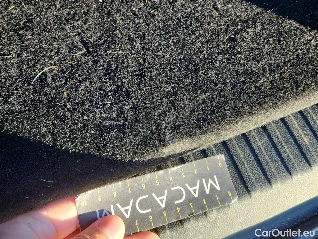  Renault  Captur RENAULT  / 2019 / 5P / todoterreno Intens TCe 90 (AC) #4