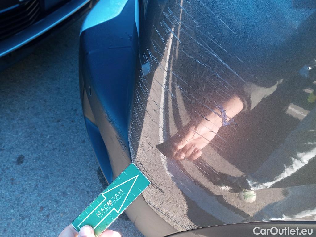  Peugeot  2008 PEUGEOT  / 2019 / 5P / todoterreno Allure Pack Puretech 130 S&S EAT8 (AC2) #33