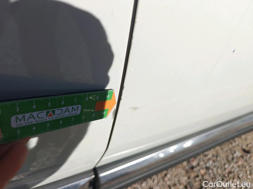  Peugeot  3008 PEUGEOT  / 2016 / 5P / todoterreno Allure BlueHDi 96kW (130CV) S&S EAT8 #24