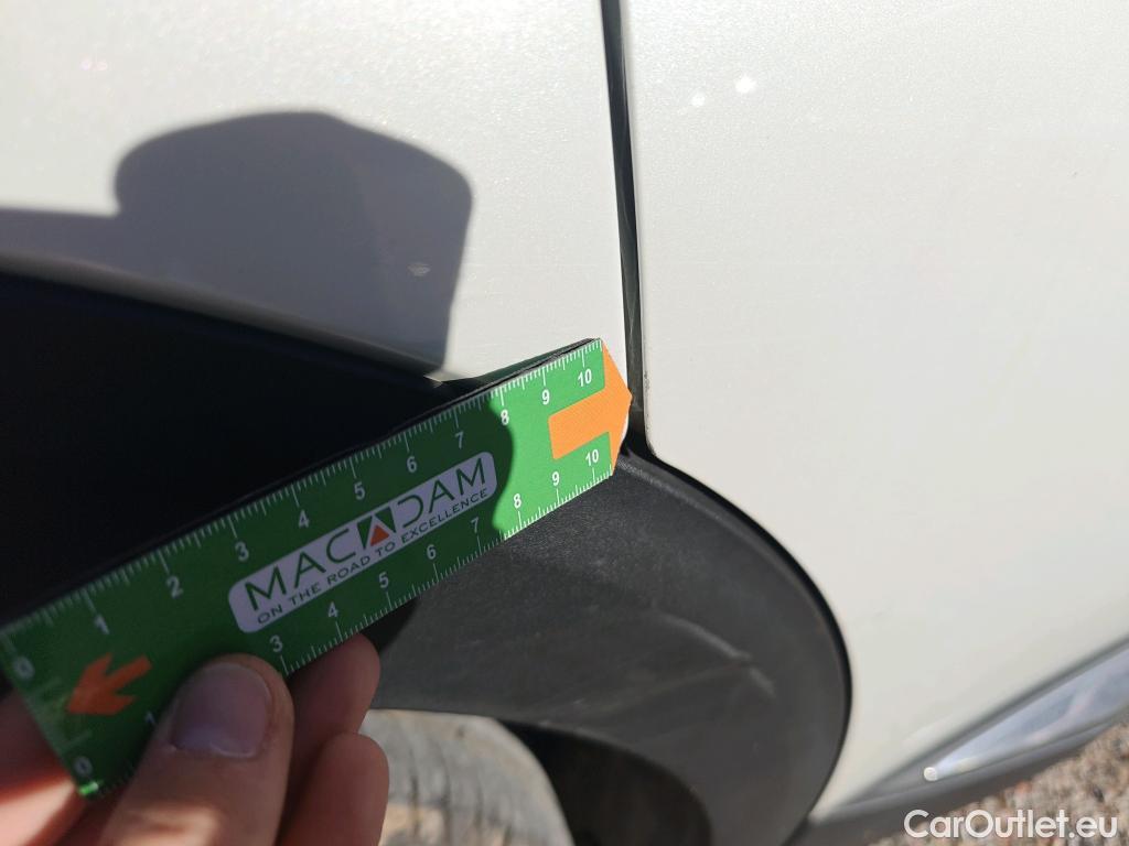  Peugeot  3008 PEUGEOT  / 2016 / 5P / todoterreno Allure BlueHDi 96kW (130CV) S&S EAT8 #20