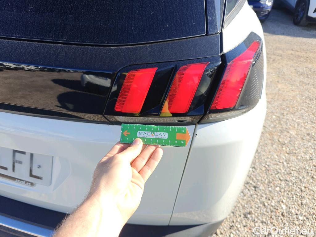  Peugeot  3008 PEUGEOT  / 2016 / 5P / todoterreno Allure BlueHDi 96kW (130CV) S&S EAT8 #9