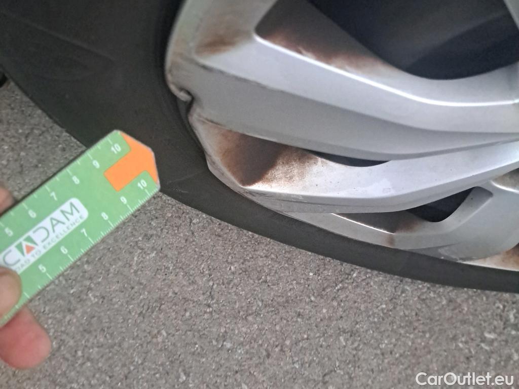  Renault  Clio RENAULT  / 2019 / 5P / berlina con portón Business Blue dCi 63 kW (85CV) (ACB) #20