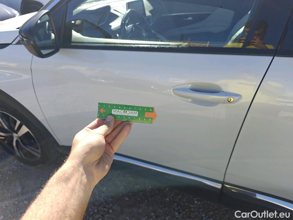  Peugeot  3008 PEUGEOT  / 2016 / 5P / todoterreno Allure BlueHDi 96kW (130CV) S&S EAT8 #1