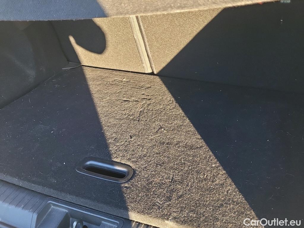  Renault  Captur RENAULT  / 2019 / 5P / todoterreno Intens TCe 90 (AC) #19