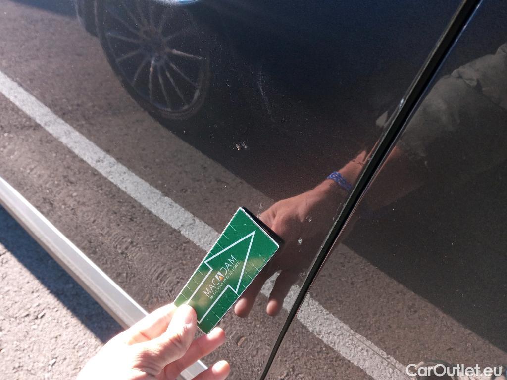  Peugeot  2008 PEUGEOT  / 2019 / 5P / todoterreno Allure Pack Puretech 130 S&S EAT8 (AC2) #5