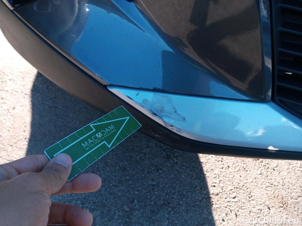  Peugeot  2008 PEUGEOT  / 2019 / 5P / todoterreno Allure Pack Puretech 130 S&S EAT8 (AC2) #19