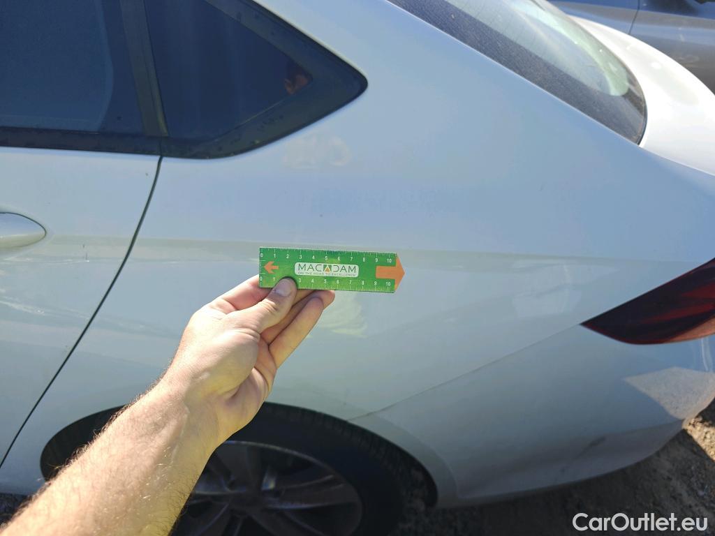  Land Rover  Discovery OPEL Insignia / 2020 / 5P / berlina con portón GS Business Edition 1.5D DVH 90kW MT6 #3