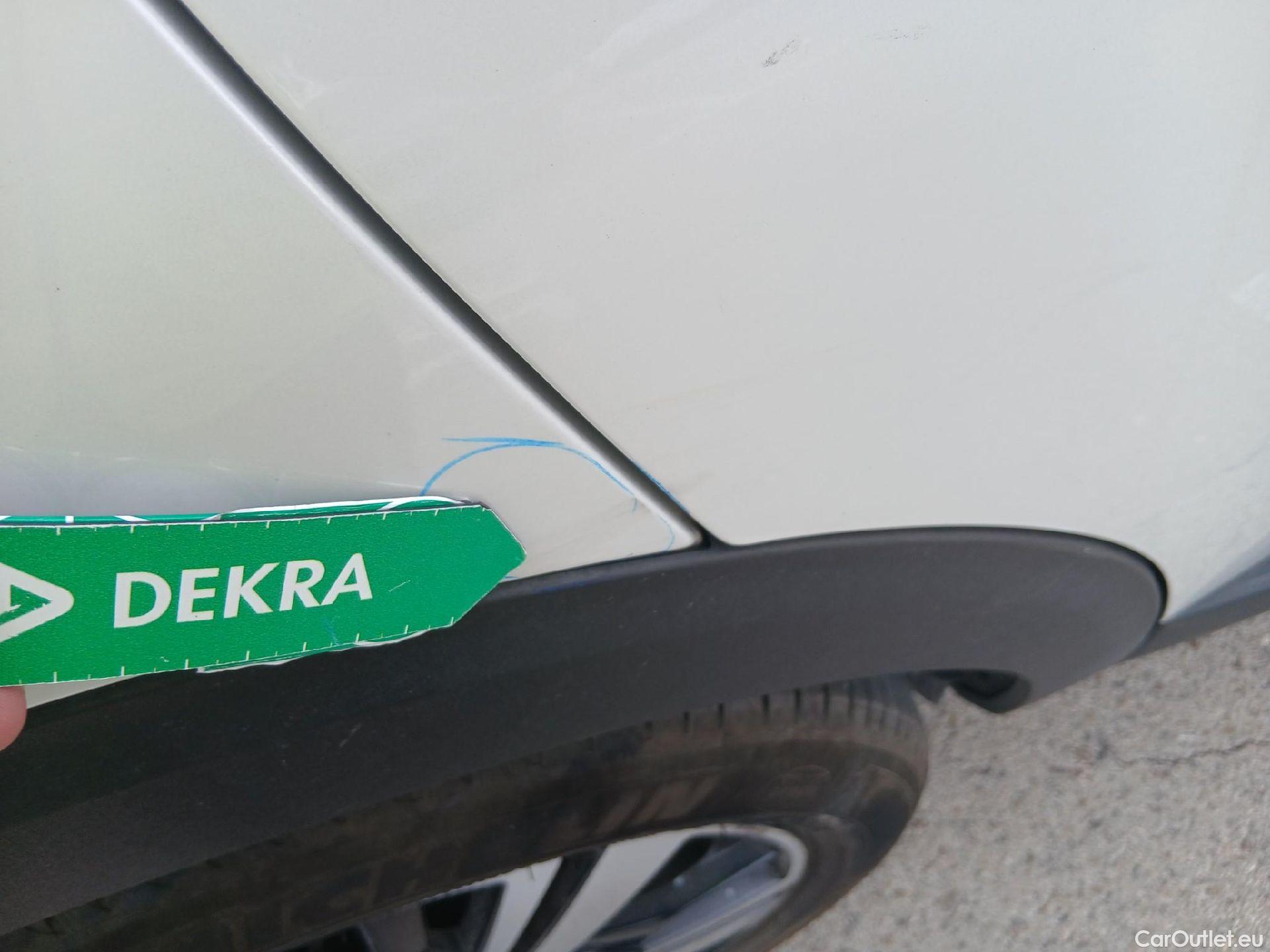  Peugeot  3008 PEUGEOT  / 2016 / 5P / todoterreno GT Line BlueHDi 132kW (180CV) S&S EAT8 #27