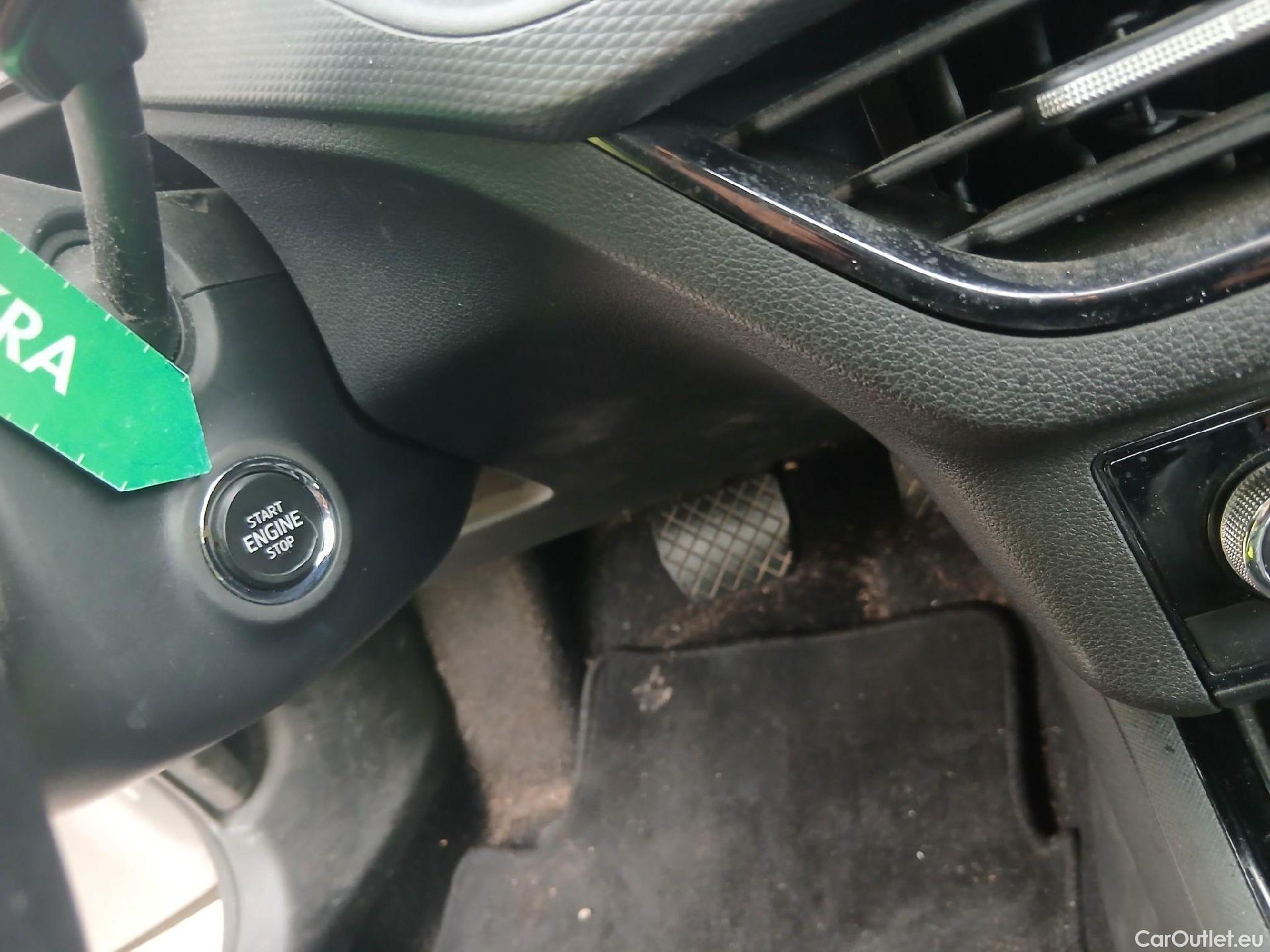  Skoda  KAMIQ SKODA  1.0 TSI 81kW (110CV) DSG Ambition (CX) #6