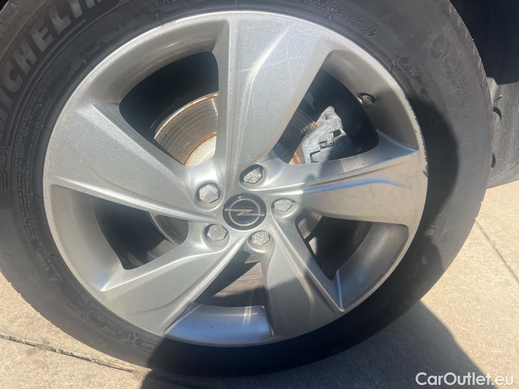  Opel   Grandland X OPEL Grandland / 2021 / 5P / todoterreno 1.6 Turbo PHEV B.Edition Aut 165kW/225CV #9