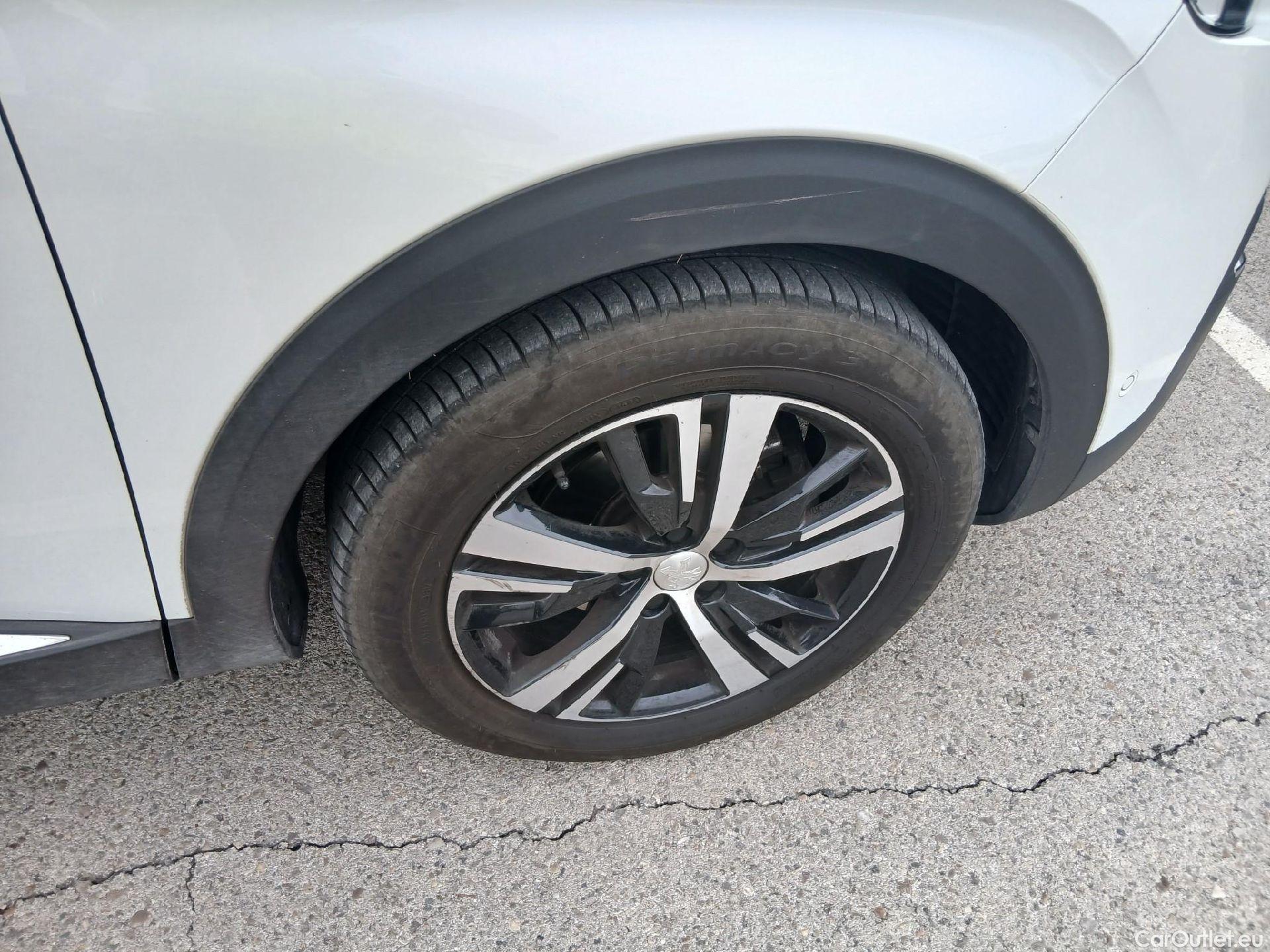  Peugeot  3008 PEUGEOT  / 2016 / 5P / todoterreno GT Line BlueHDi 132kW (180CV) S&S EAT8 #6