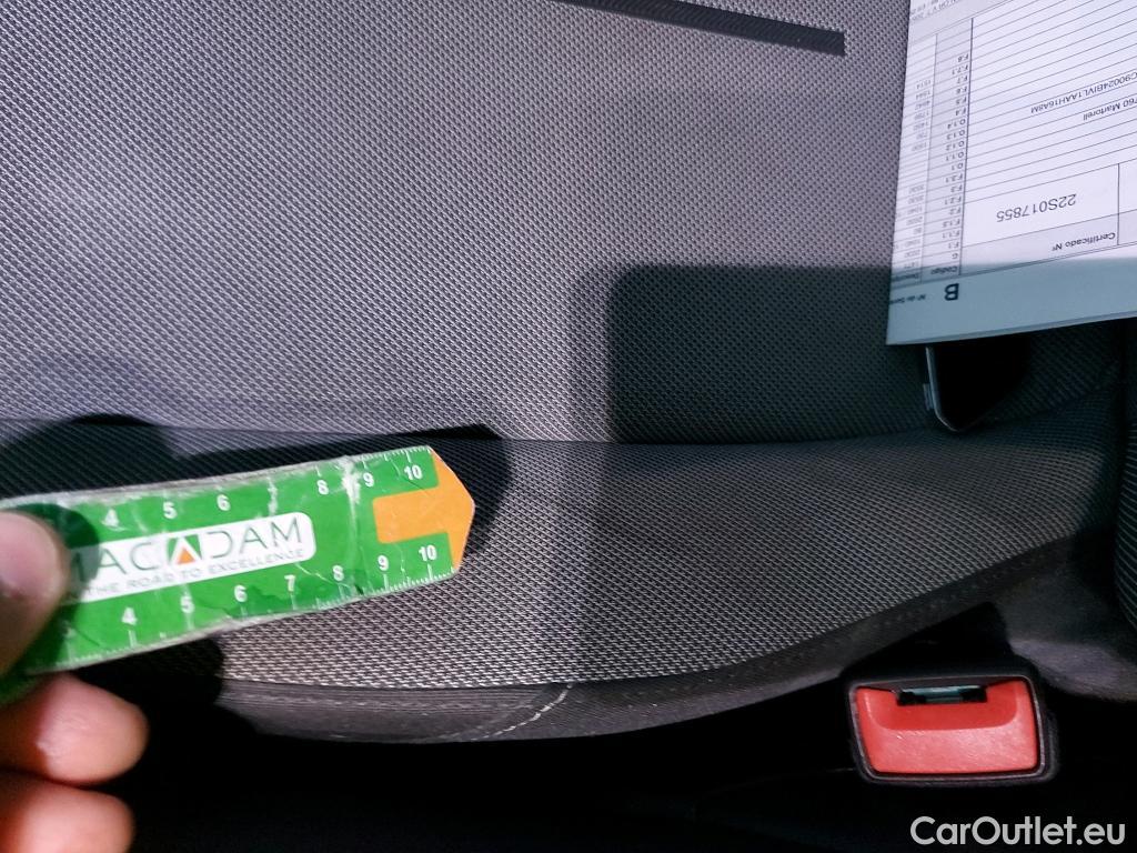  Seat  Leon  Sportstourer Style Go 2.0 TDI 115CV MT6 E6d #11