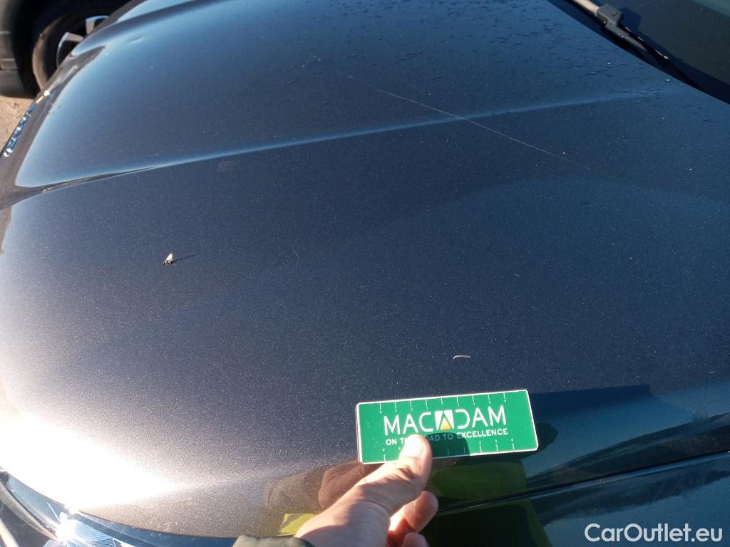  Peugeot  2008 PEUGEOT  / 2019 / 5P / todoterreno Allure Pack Puretech 130 S&S EAT8 (AC2) #46