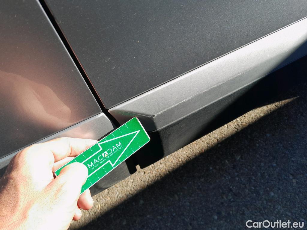  Peugeot  2008 PEUGEOT  / 2019 / 5P / todoterreno Allure Pack BlueHDI 81kW (110CV) #54