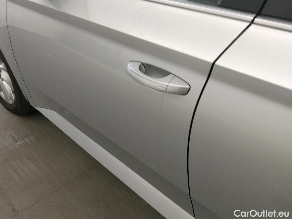  Skoda  Superb SKODA  / 2019 / 5P / berlina con portón 2.0 TDI 110kW (150CV) DSG Ambition #9