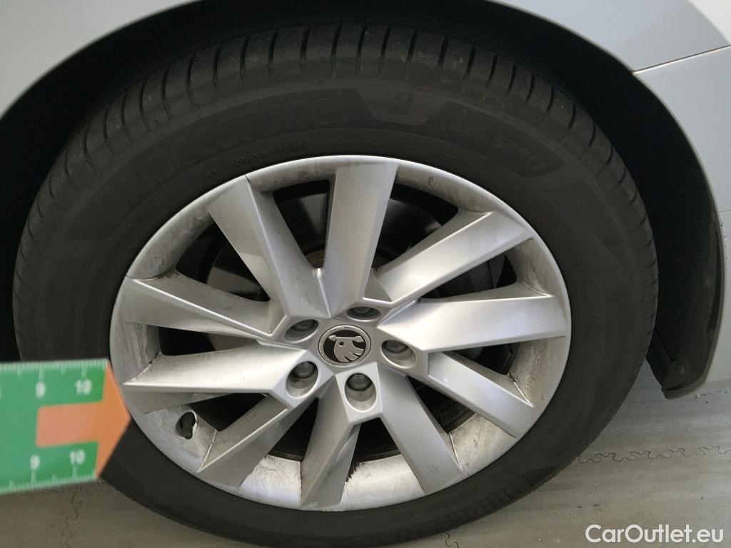  Skoda  Superb SKODA  / 2019 / 5P / berlina con portón 2.0 TDI 110kW (150CV) DSG Ambition #14