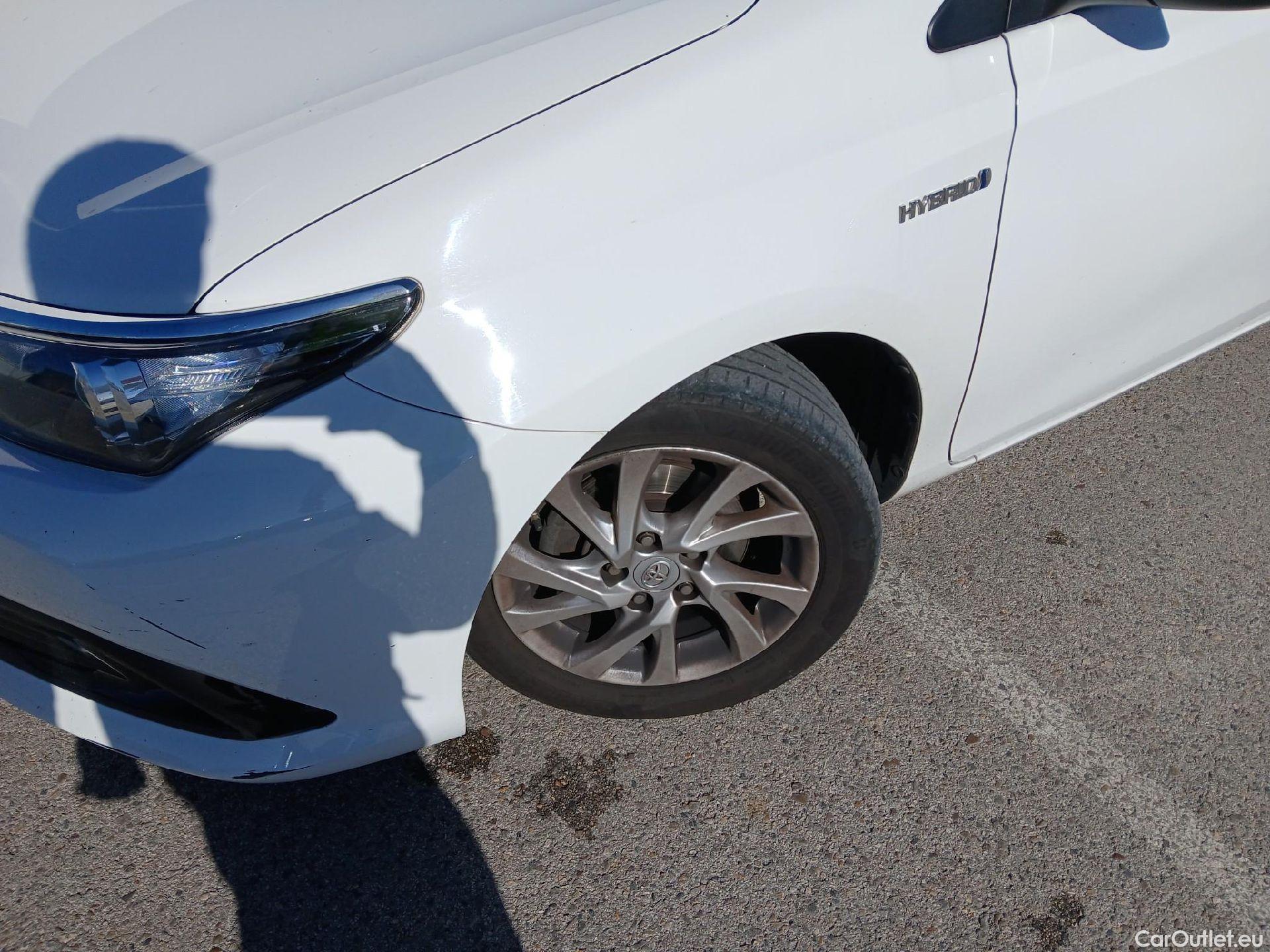  Toyota  Auris TOYOTA  5p 2G berlina con portón 1.8 140H Hybrid Active #7