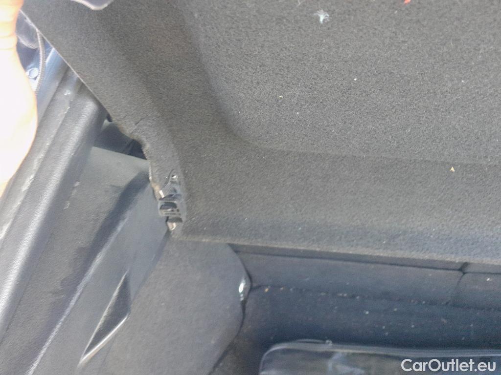  Toyota  C-HR TOYOTA  / 2019 / 5P / todoterreno 1.8 125H Advance #1