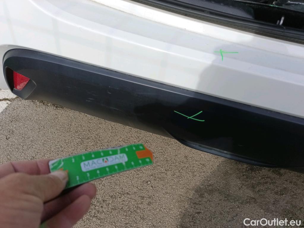  Toyota  Yaris TOYOTA  / 2020 / 5P / berlina con portón 1.5 120H Business Plus #13