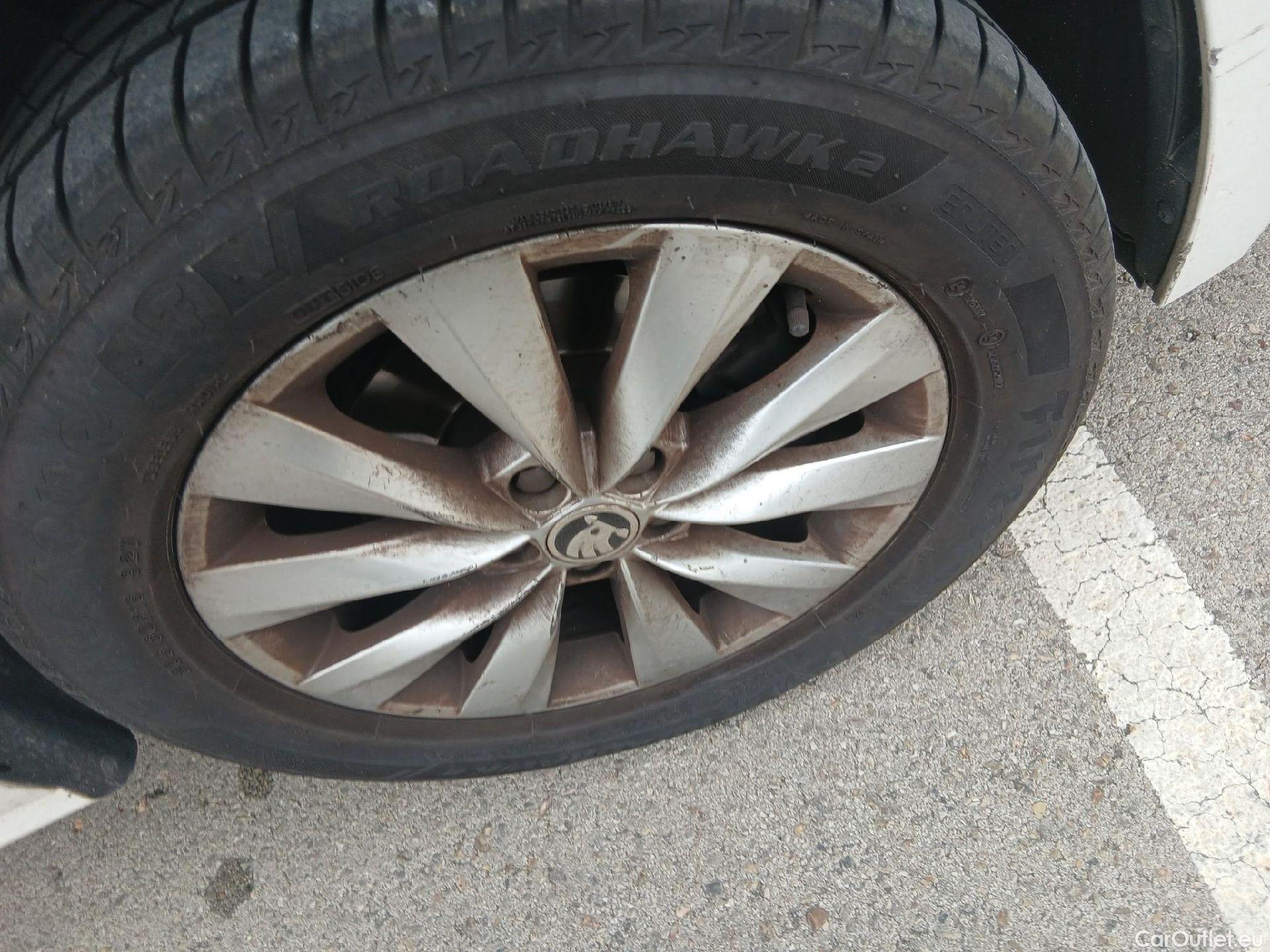  Skoda  KAMIQ SKODA  1.0 TSI 81kW (110CV) DSG Ambition (CX) #30