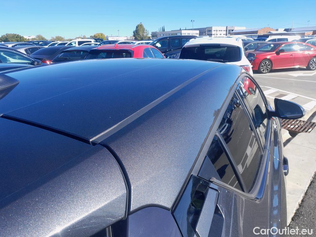  Toyota  C-HR TOYOTA  / 2019 / 5P / todoterreno 1.8 125H Advance #18