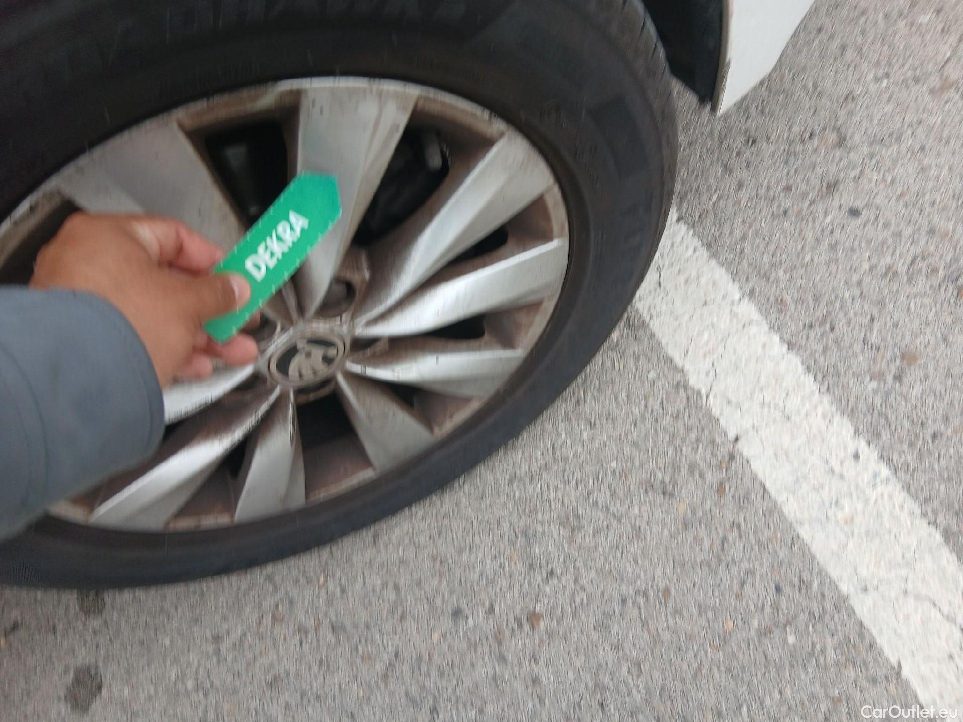  Skoda  KAMIQ SKODA  1.0 TSI 81kW (110CV) DSG Ambition (CX) #29