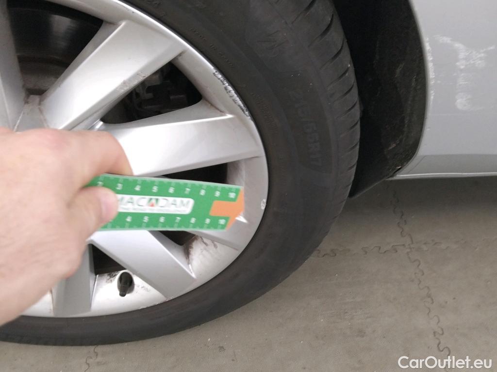  Skoda  Superb SKODA  / 2019 / 5P / berlina con portón 2.0 TDI 110kW (150CV) DSG Ambition #24