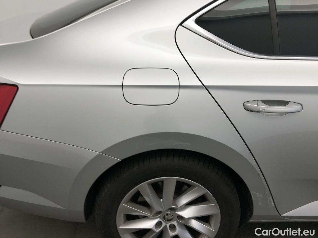  Skoda  Superb SKODA  / 2019 / 5P / berlina con portón 2.0 TDI 110kW (150CV) DSG Ambition #5