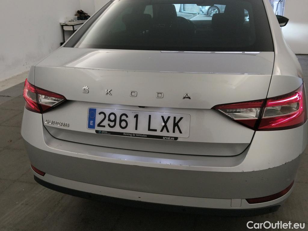  Skoda  Superb SKODA  / 2019 / 5P / berlina con portón 2.0 TDI 110kW (150CV) DSG Ambition #1