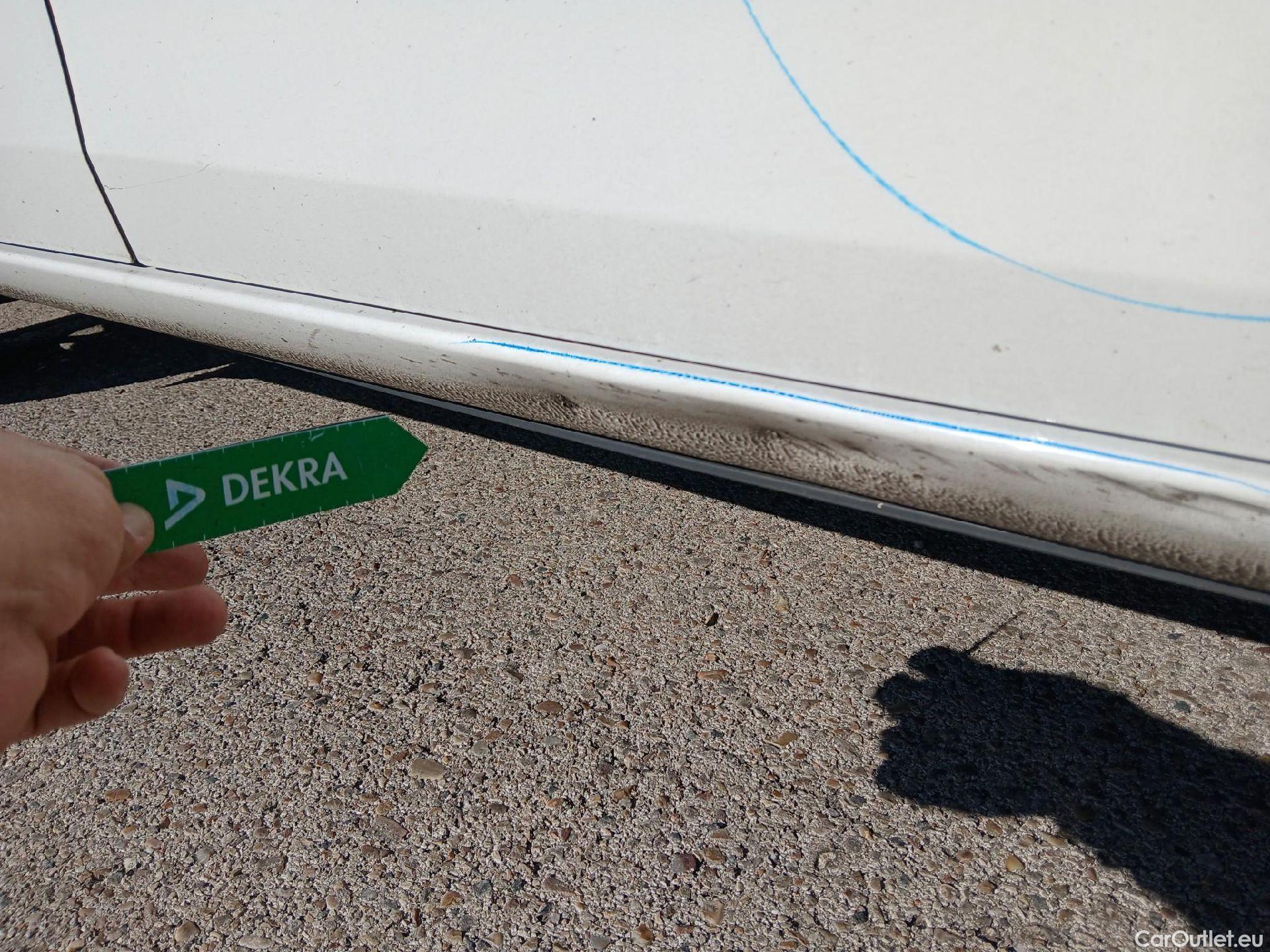  Toyota  Auris TOYOTA  5p 2G berlina con portón 1.8 140H Hybrid Active #32