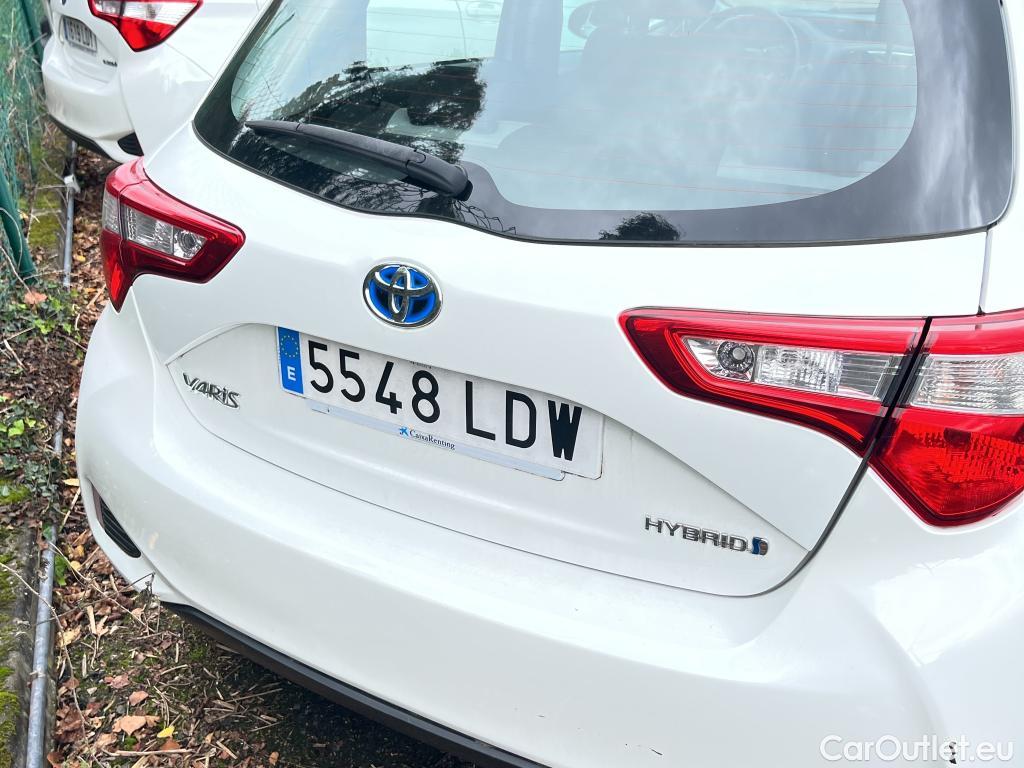  Toyota  Yaris TOYOTA  / 2017 / 5P / berlina con portón 1.5 100H Active #7