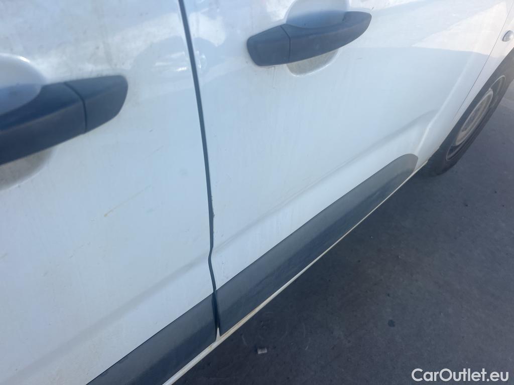  Citroen  Berlingo CITROEN  / 2018 / 4P / combi Talla M BlueHDi 100 LIVE (AC) #6