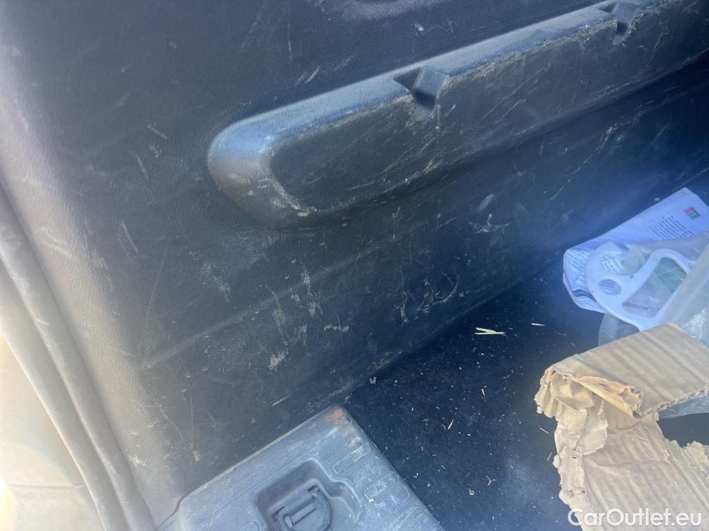  Citroen  Berlingo CITROEN  / 2018 / 4P / combi Talla M BlueHDi 100 LIVE (AC) #15