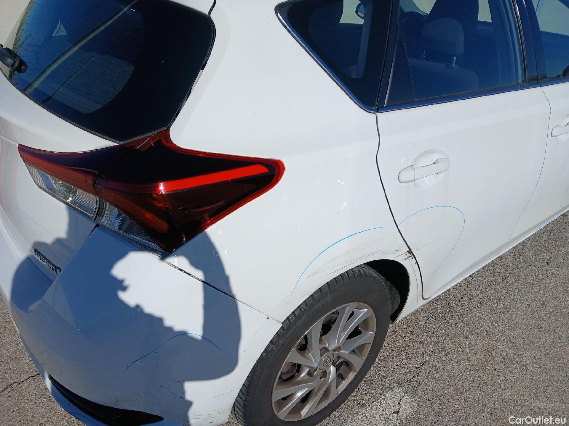  Toyota  Auris TOYOTA  5p 2G berlina con portón 1.8 140H Hybrid Active #27