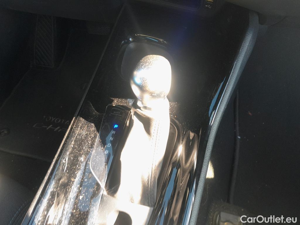  Toyota  C-HR TOYOTA  / 2019 / 5P / todoterreno 1.8 125H Advance #8