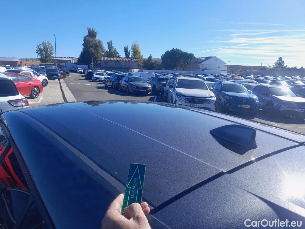  Toyota  C-HR TOYOTA  / 2019 / 5P / todoterreno 1.8 125H Advance #4