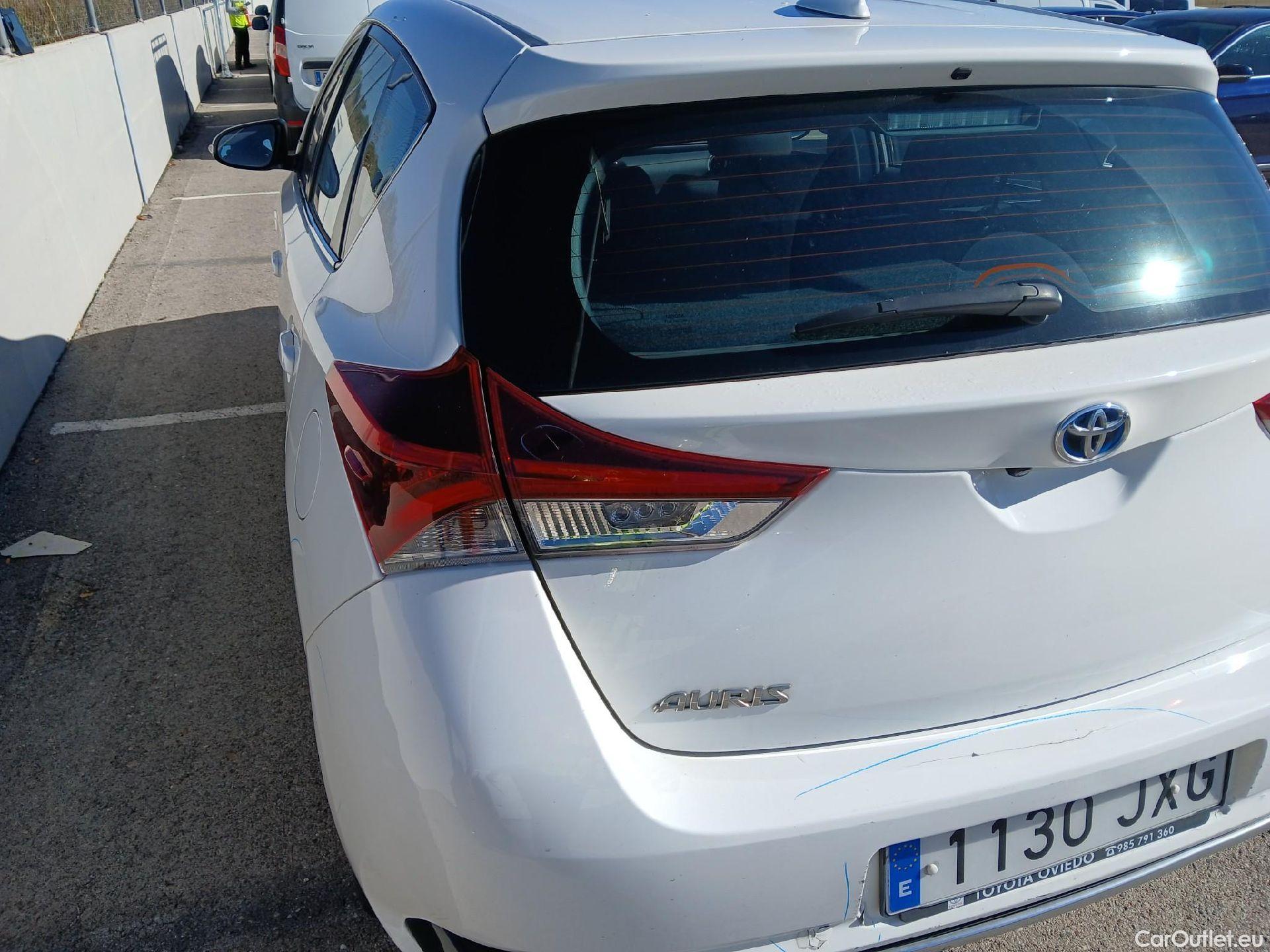  Toyota  Auris TOYOTA  5p 2G berlina con portón 1.8 140H Hybrid Active #25