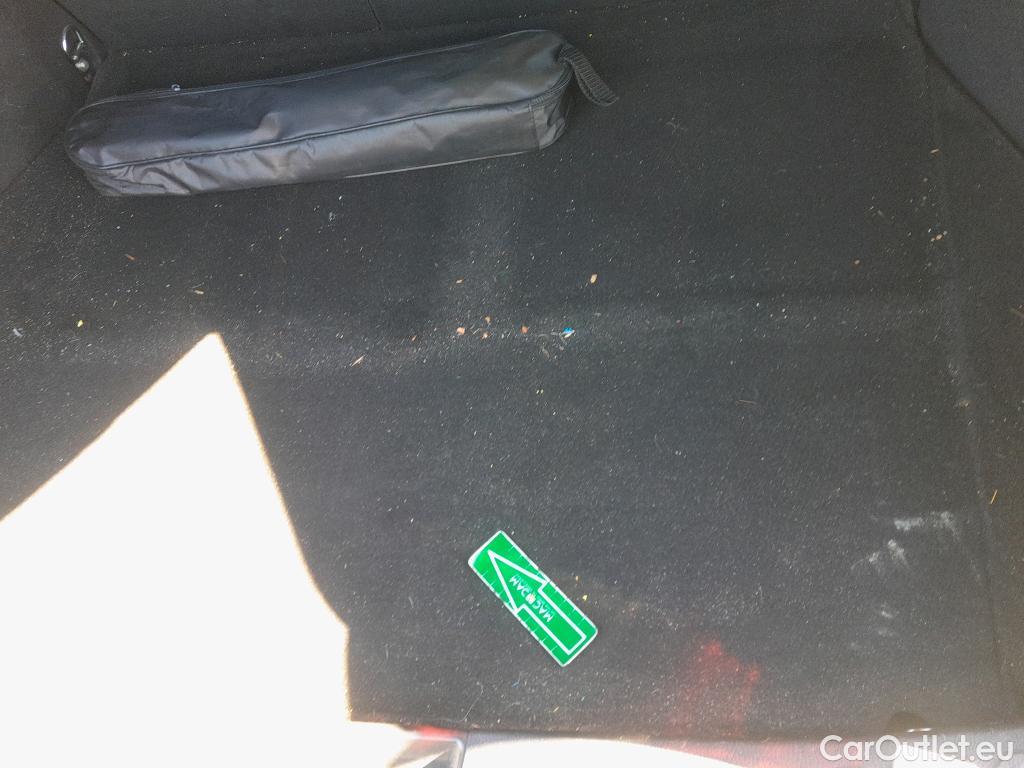  Toyota  C-HR TOYOTA  / 2019 / 5P / todoterreno 1.8 125H Advance #30