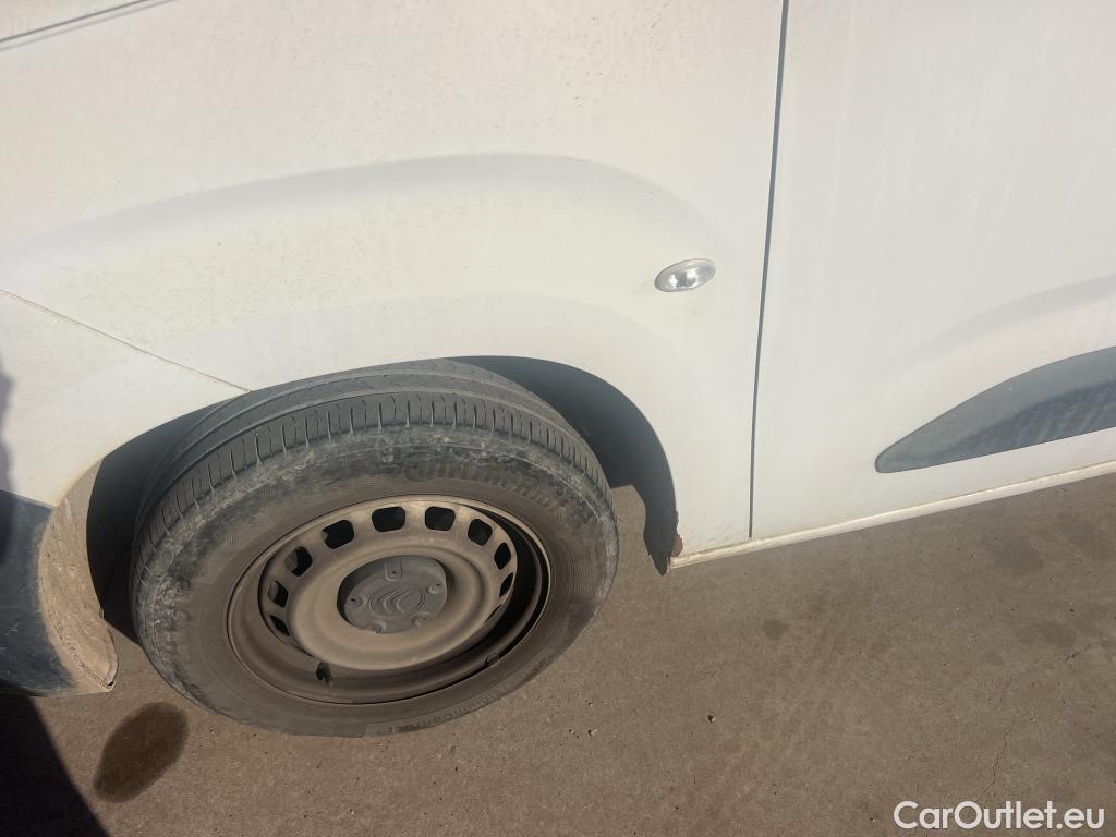  Citroen  Berlingo CITROEN  / 2018 / 4P / combi Talla M BlueHDi 100 LIVE (AC) #8