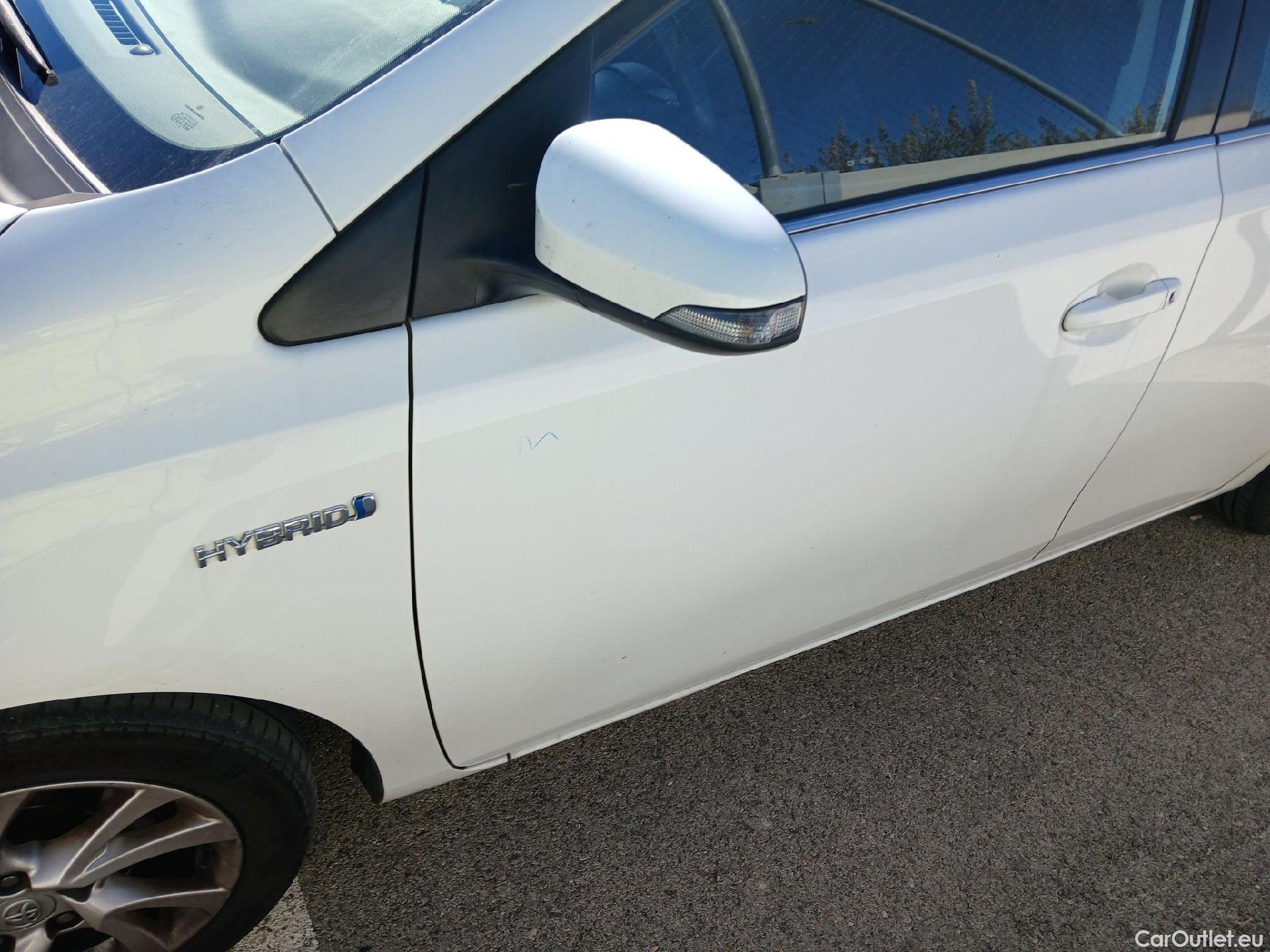  Toyota  Auris TOYOTA  5p 2G berlina con portón 1.8 140H Hybrid Active #19