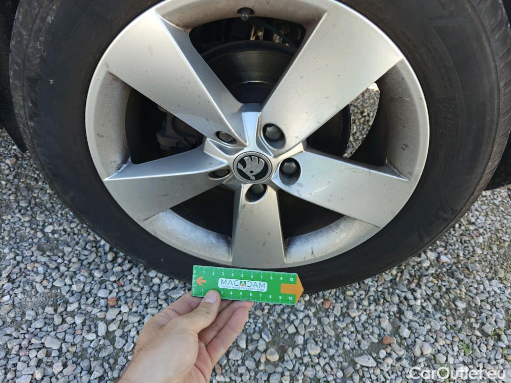  Skoda  Karoq SKODA  / 2017 / 5P / todoterreno 2.0 TDI 110kW (150CV) DSG 4X4 Ambition #41