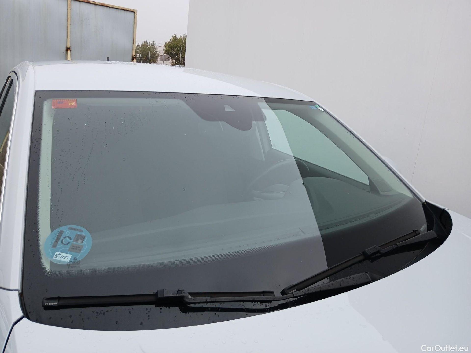  Volkswagen  T-ROC VOLKSWAGEN  / 2017 / 5P / todoterreno Edition 1.0 TSI 85kW (115CV) #9