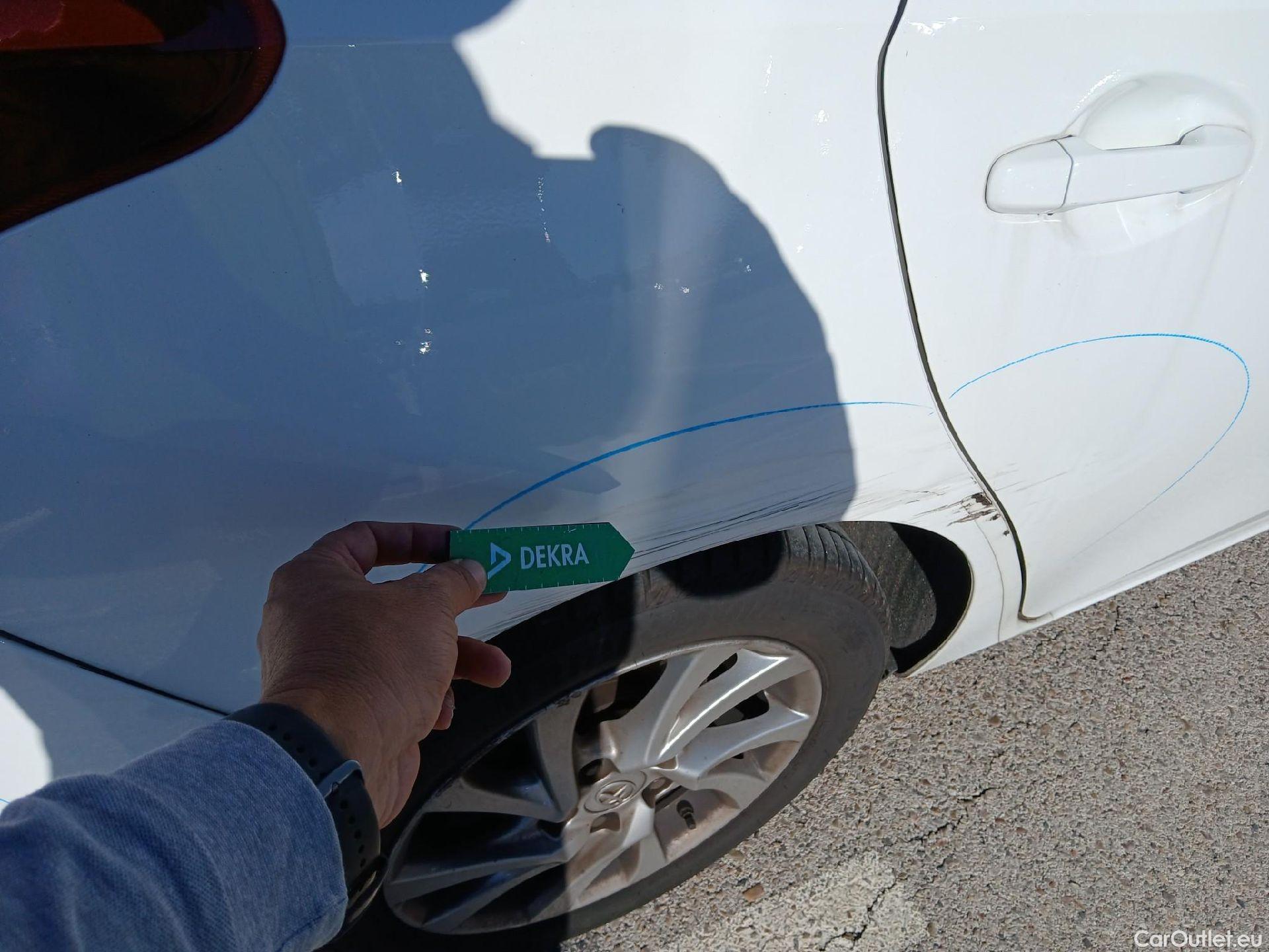  Toyota  Auris TOYOTA  5p 2G berlina con portón 1.8 140H Hybrid Active #26