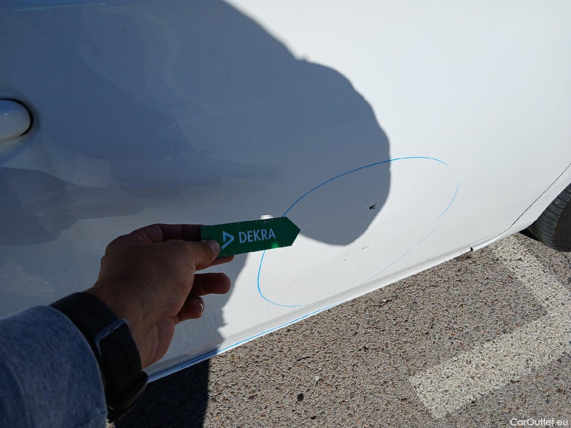  Toyota  Auris TOYOTA  5p 2G berlina con portón 1.8 140H Hybrid Active #31