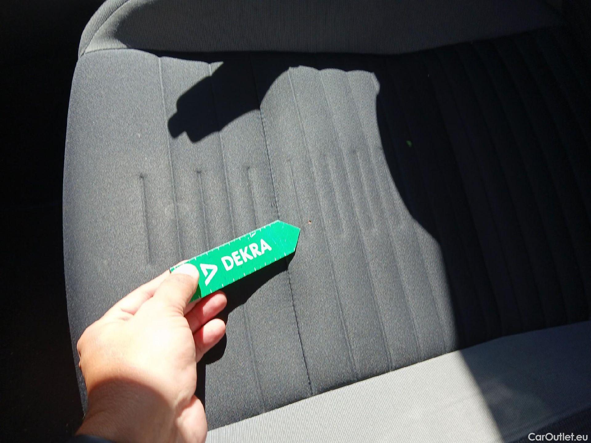  Toyota  Auris TOYOTA  5p 2G berlina con portón 1.8 140H Hybrid Active #5