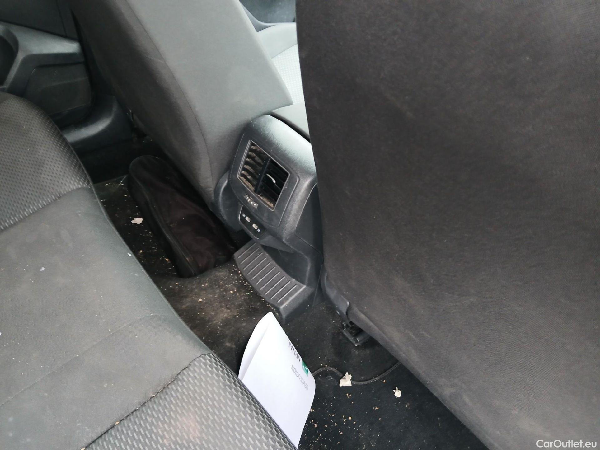  Volkswagen  T-ROC VOLKSWAGEN  / 2017 / 5P / todoterreno Edition 1.0 TSI 85kW (115CV) #7