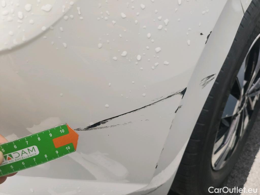  Volkswagen  Polo VOLKSWAGEN  / 2017 / 5P / berlina con portón Advance 1.0 TSI 70kW (95CV) #8