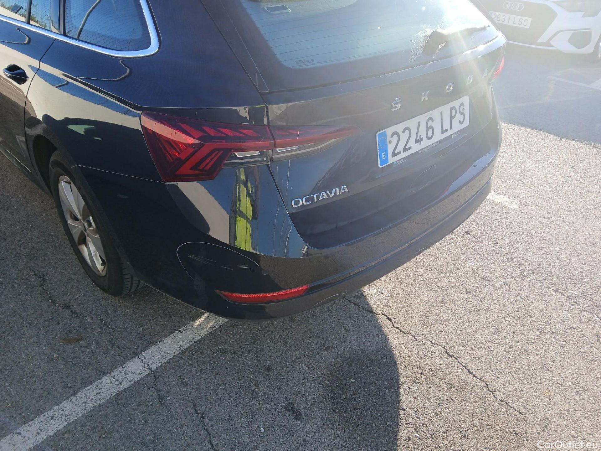  Skoda  Octavia SKODA  / 2020 / 5P / familiar Combi 2.0 TDI 85kW(115CV) Man Ambition #7