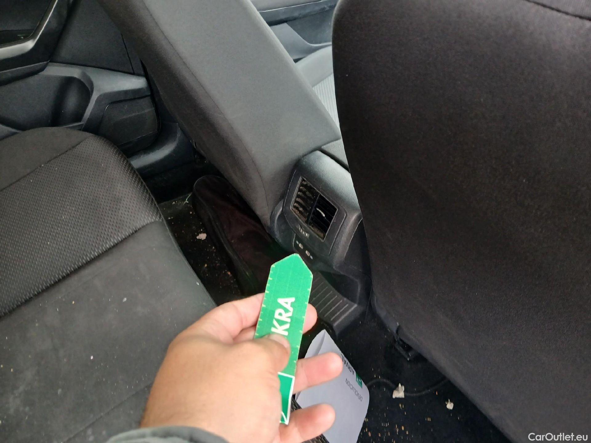  Volkswagen  T-ROC VOLKSWAGEN  / 2017 / 5P / todoterreno Edition 1.0 TSI 85kW (115CV) #8